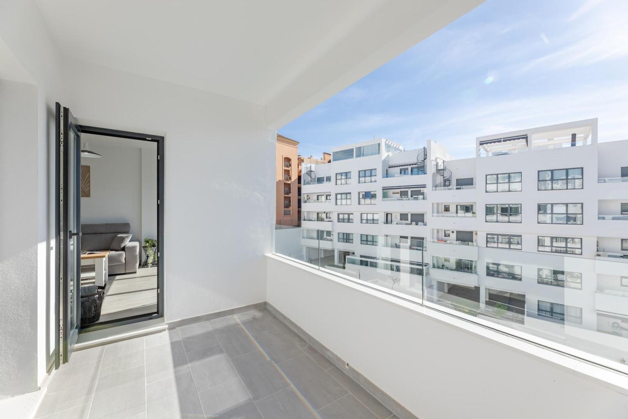 Appartement Casa Esmeralda, 7 Min To Beach, Garage Estepona